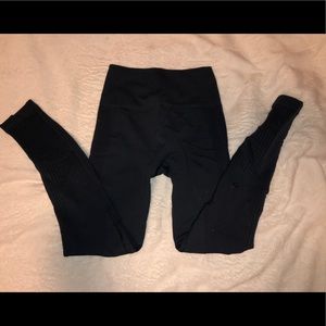 Navy high-waisted Lululemon leggings